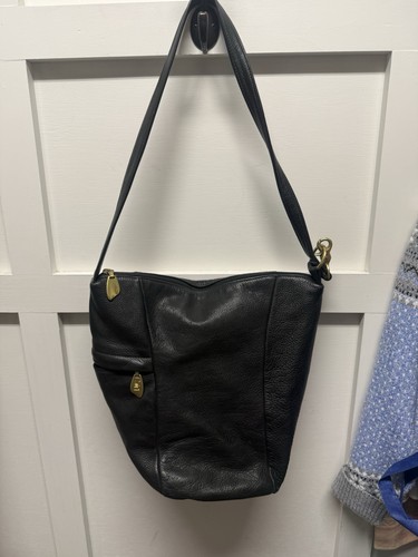 Libaire black teardrop